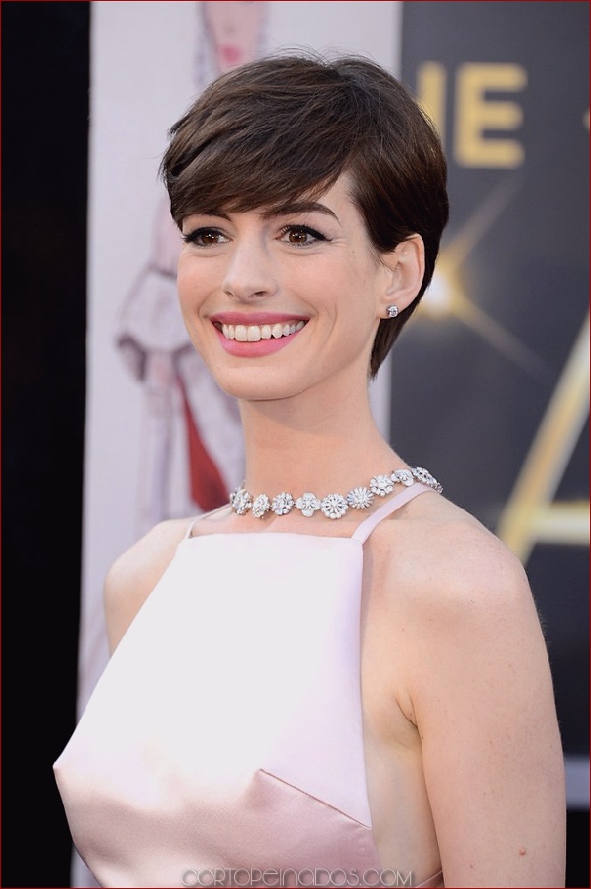Corte de pelo de Anne Hathaway: 35 estilos de peinados de Anne Hathaway