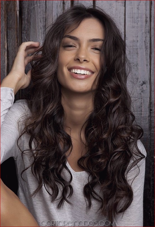 30 Peinado exclusivo para mujer con cabello largo