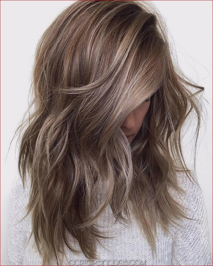 30 colores de cabello castaño claro para una apariencia fresca y encantadora