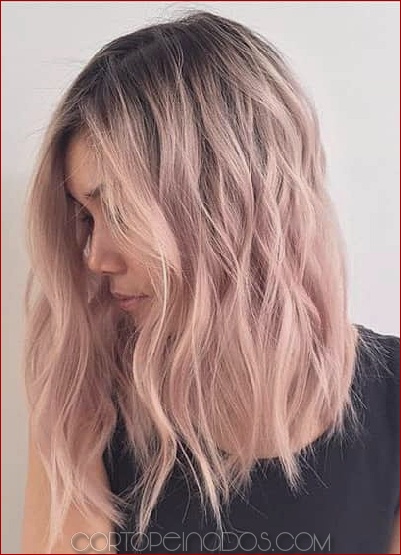 50 maneras audaces y sutiles de usar el pelo rosa pastel