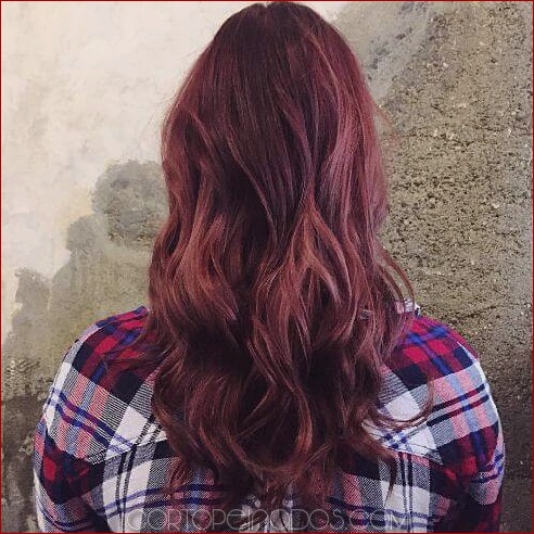 50 ideas vivas del color del pelo de Borgoña para este otoño