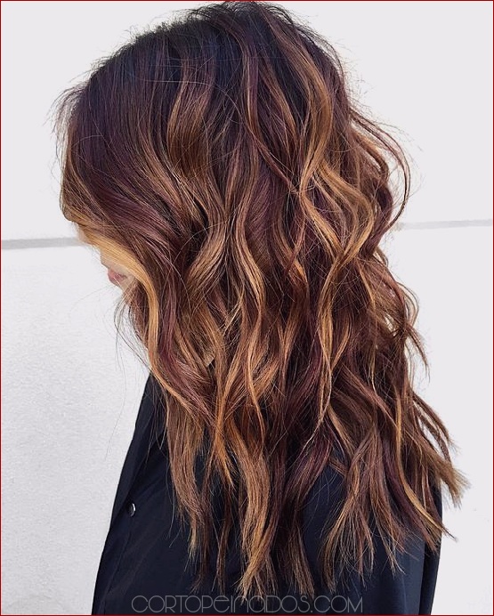 27 peinados marrones más vibrantes e impresionantes para las mujeres