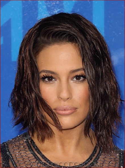 25 maravillosos peinados de celebridades para la forma de la cara redonda
