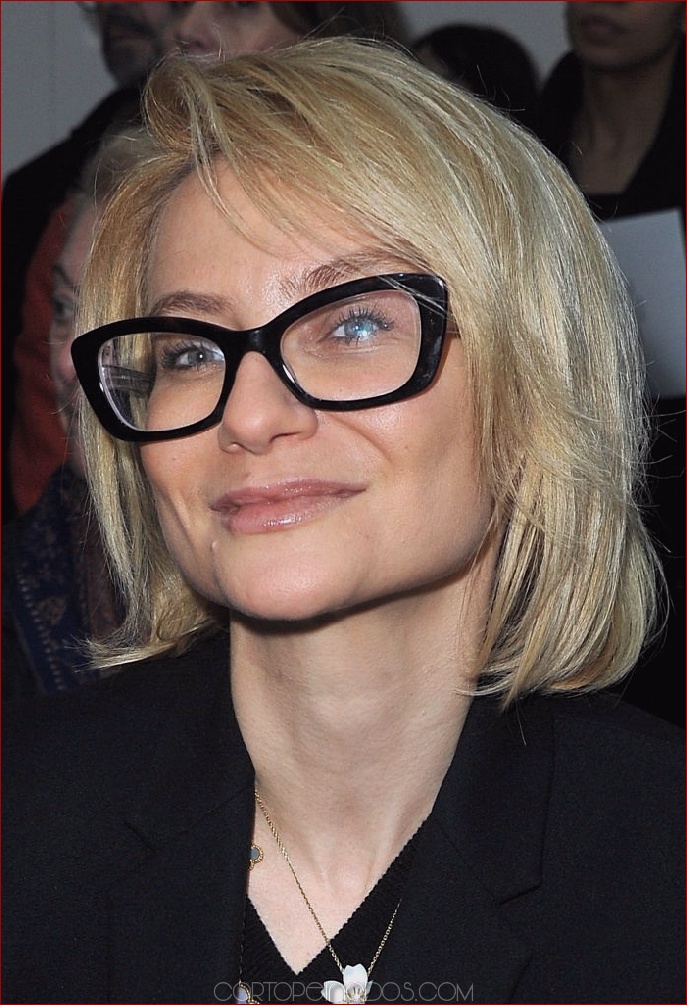 15 peinados para mujeres mayores de 50 años con gafas