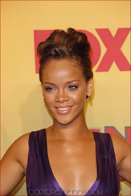 Los 30 mejores peinados de Rihanna