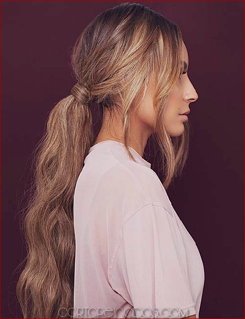 30 lindos peinados largos para mujeres - Sé elegante y radiante