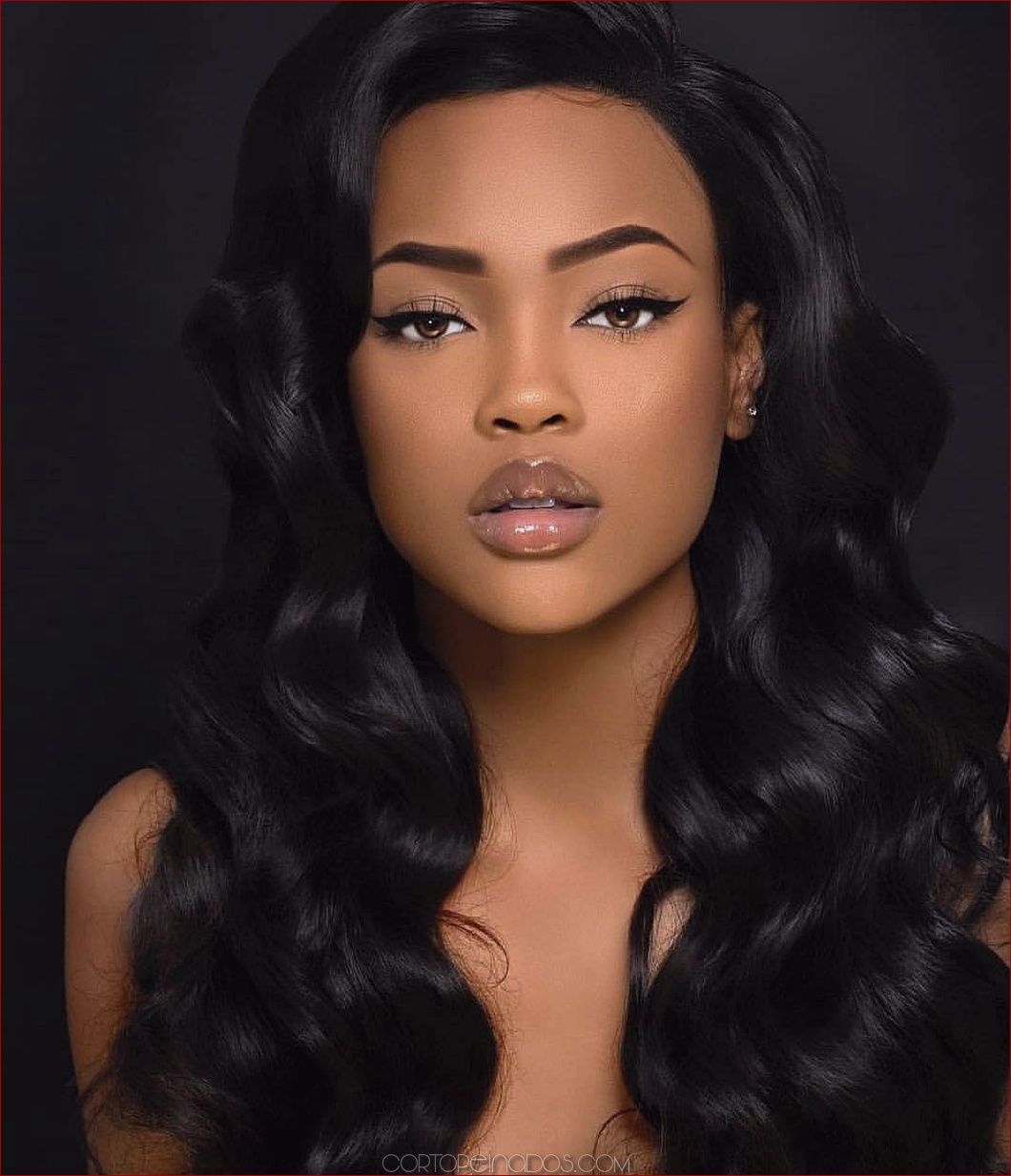 Los 20 peinados rizados negros más frescos para mujeres