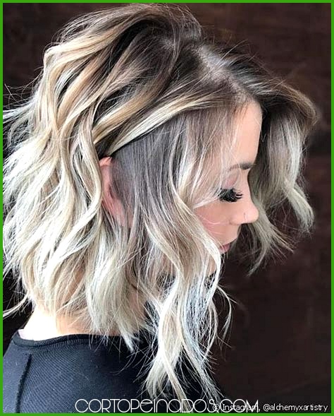 Bob con Mechas Balayage: Tendencia en Coloración