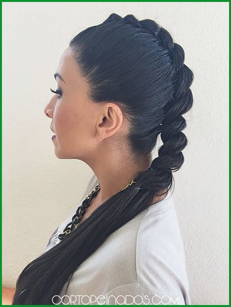 Cómo hacer un peinado Mohawk con trenzas