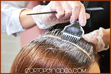 Consejos para cambiar el color de pelo de forma segura en casa