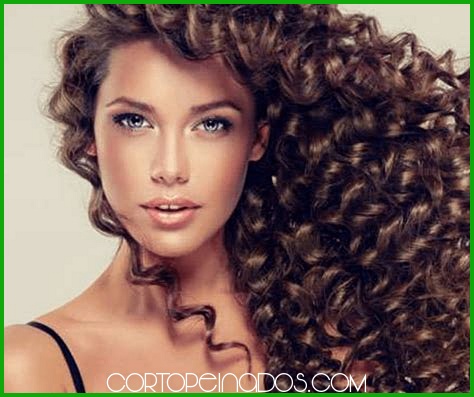 Consejos para cuidar y peinar cabello rizado