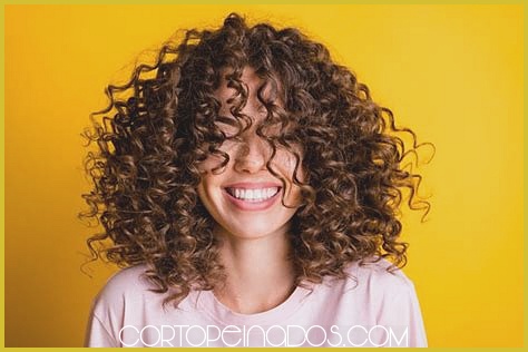 Consejos para cuidar y peinar cabello rizado