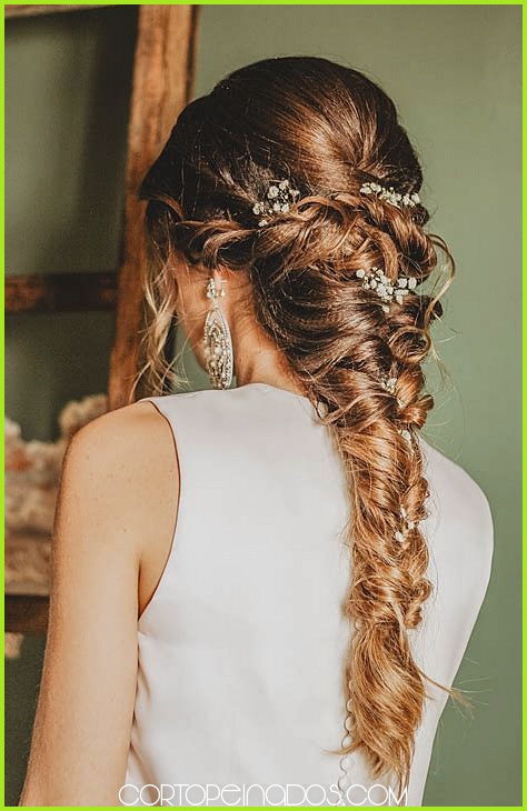 Los mejores peinados de boda para novias con cabello largo