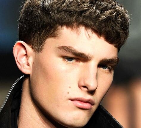 Los mejores peinados para hombres con cabello corto