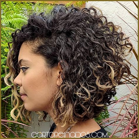 Peinados de Bob: 5 Estilos para Cabello Rizado