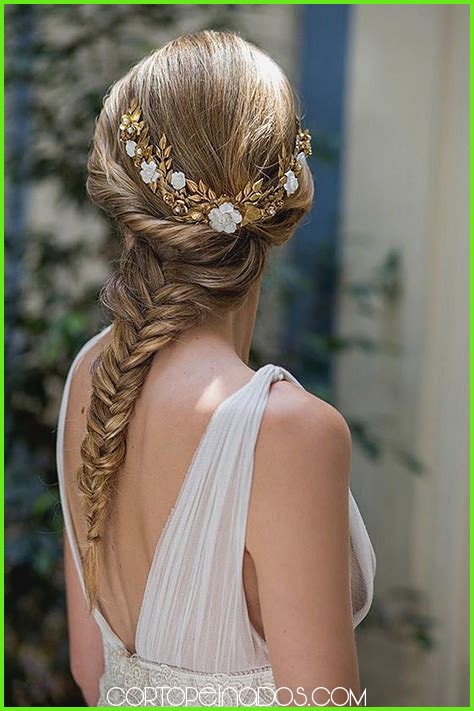 Peinados de boda para novias con cabello rizado