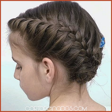 Peinados elegantes para eventos con cabello largo