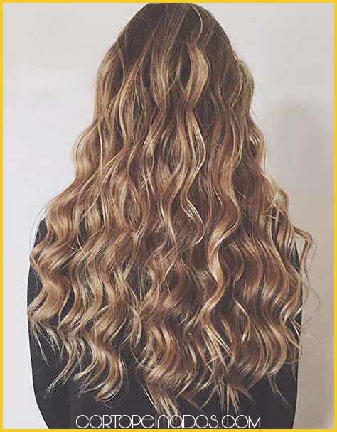 Tendencias en peinados para cabello largo